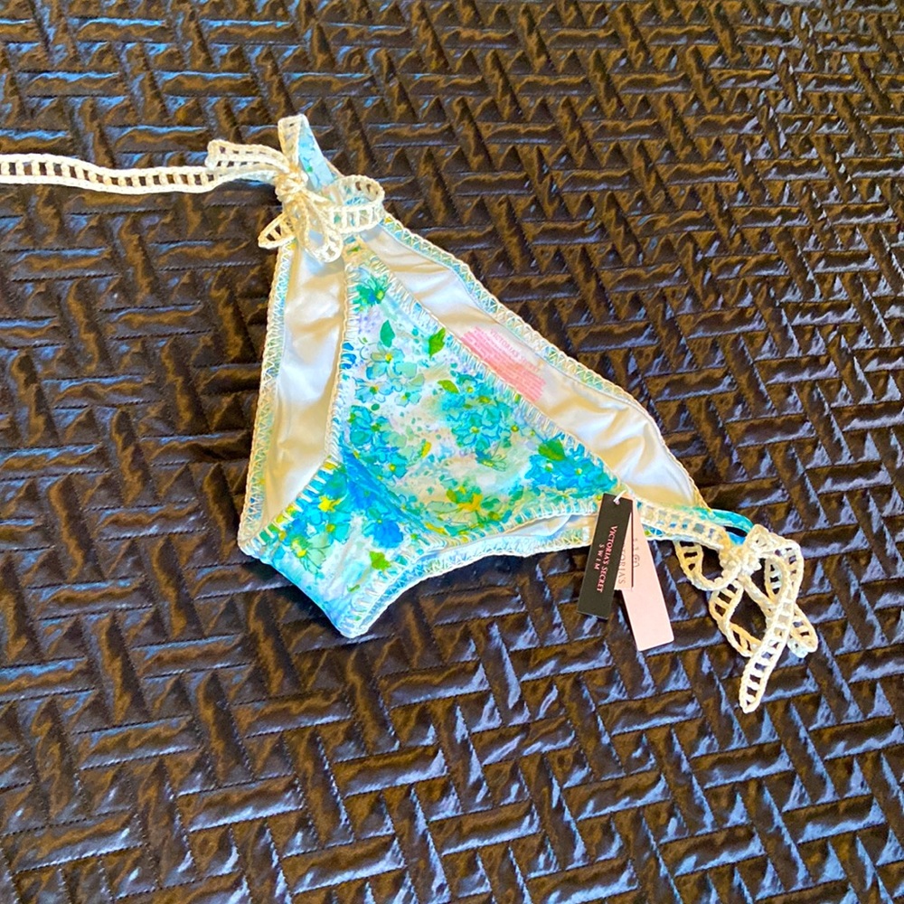 Victoria Secret Bikini Bottom M